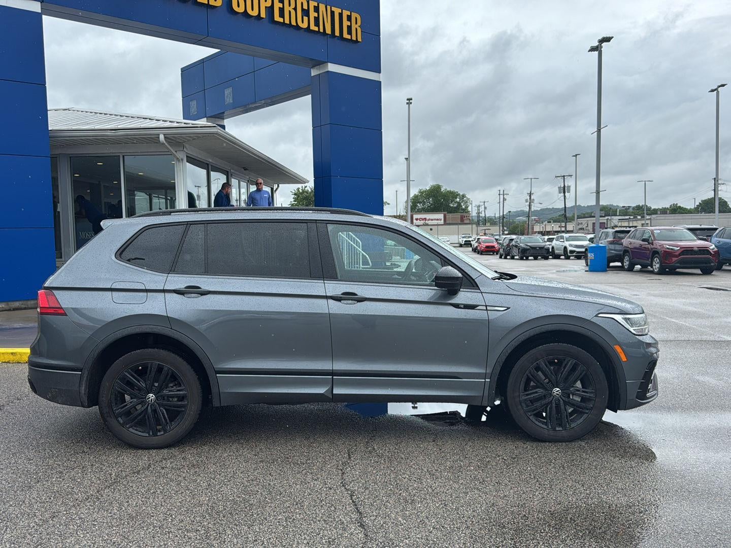 2022 Volkswagen Tiguan SE R-Line Black
