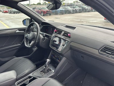2022 Volkswagen Tiguan SE R-Line Black