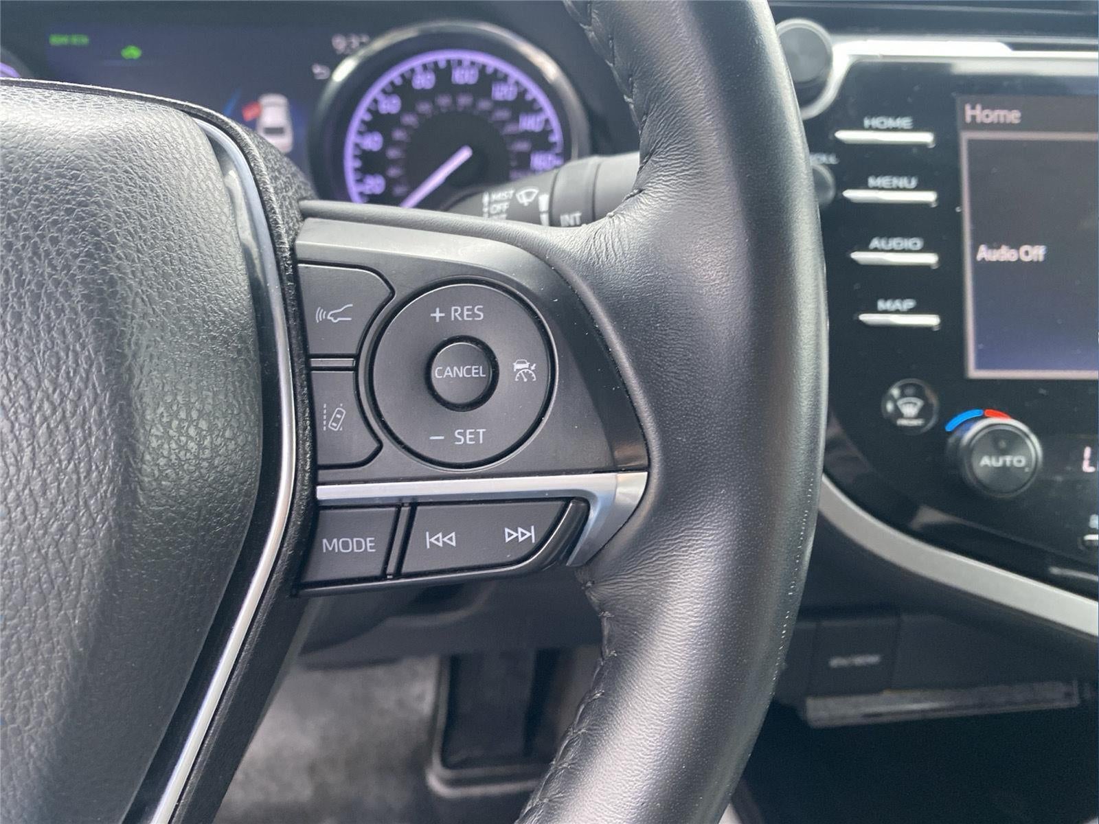 2020 Toyota Camry Hybrid XLE