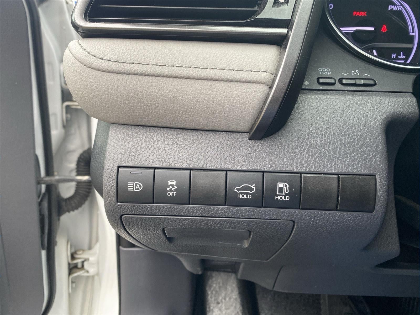 2020 Toyota Camry Hybrid XLE