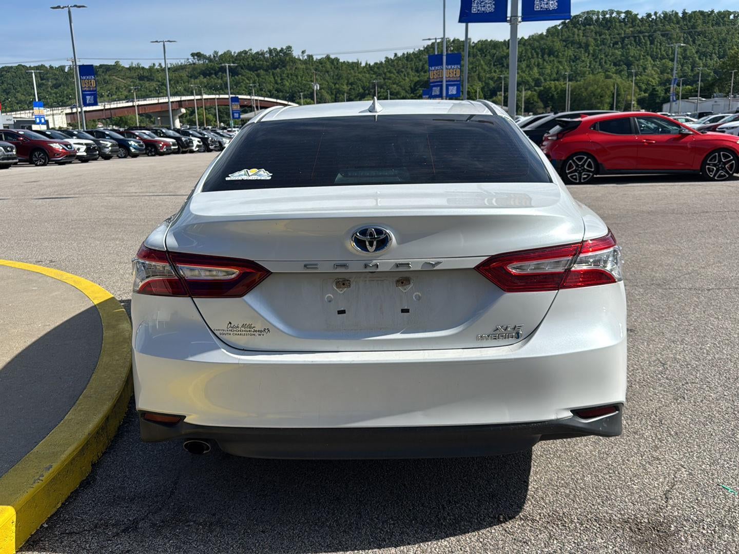 2020 Toyota Camry Hybrid XLE