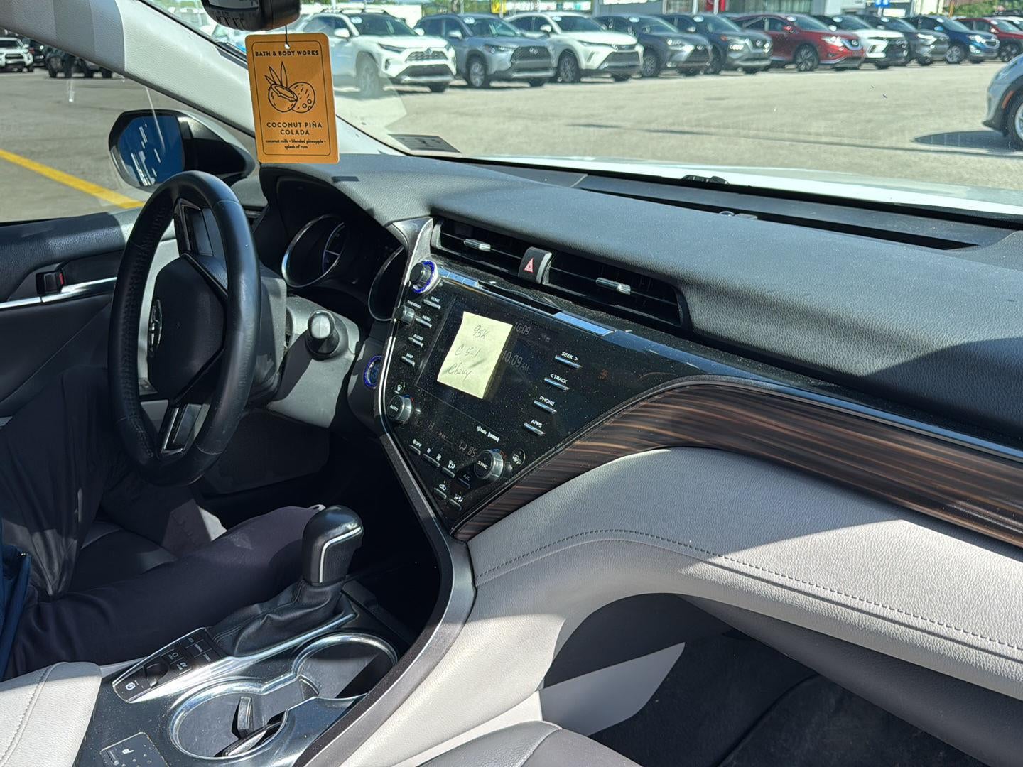 2020 Toyota Camry Hybrid XLE
