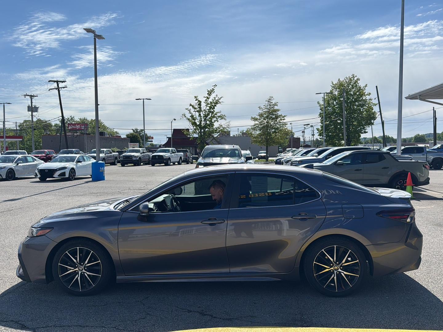 2022 Toyota Camry SE