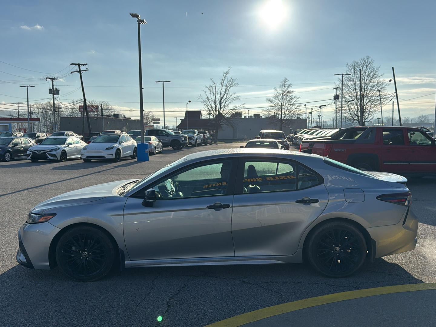 2022 Toyota Camry Hybrid SE Nightshade
