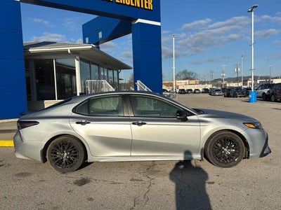 2022 Toyota Camry Hybrid SE Nightshade