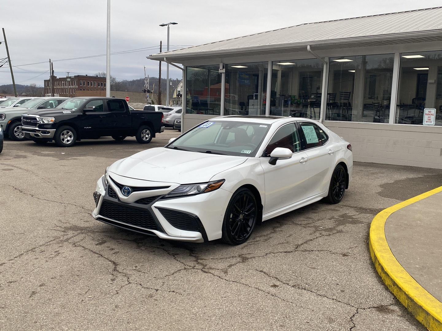 2023 Toyota Camry Hybrid XSE