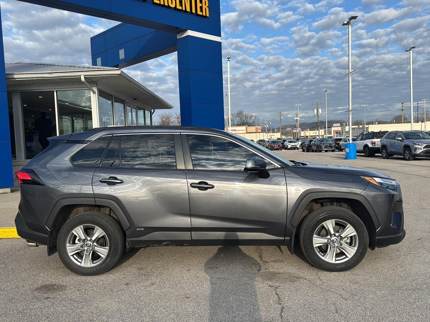 2023 Toyota RAV4 Hybrid XLE