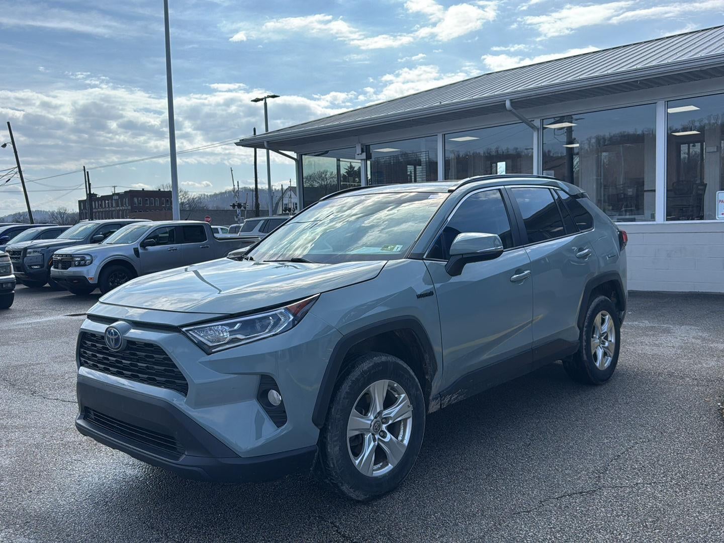 2021 Toyota RAV4 Hybrid XLE