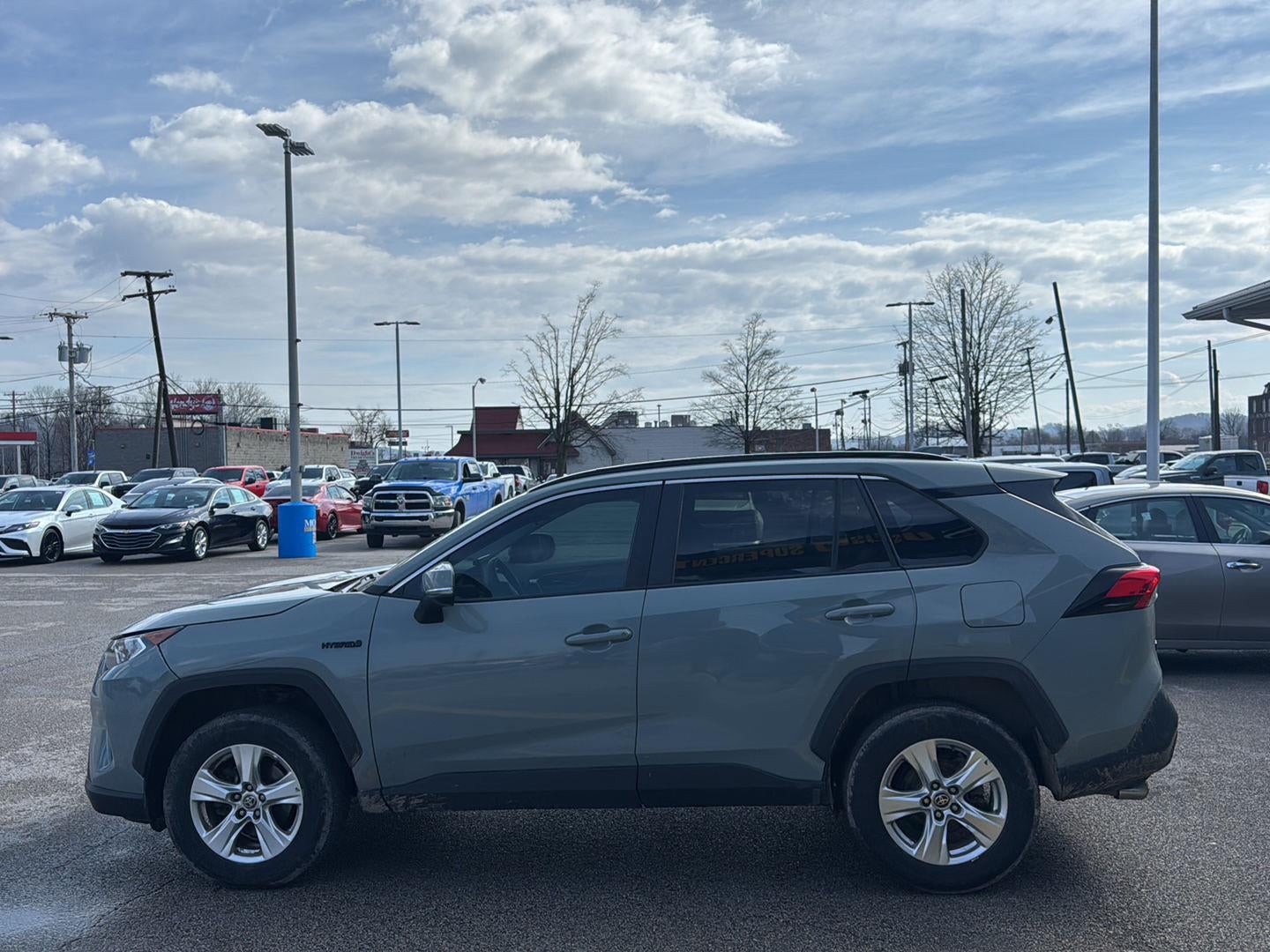 2021 Toyota RAV4 Hybrid XLE