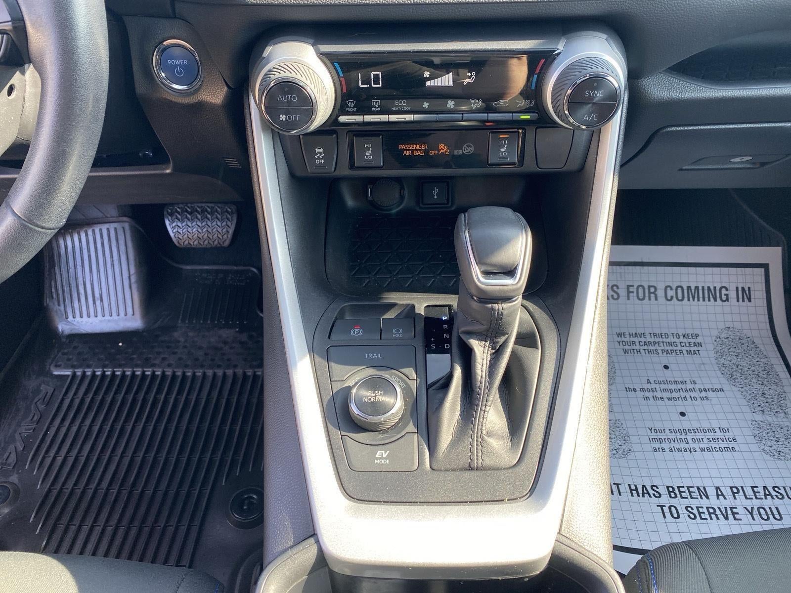 2022 Toyota RAV4 Hybrid SE