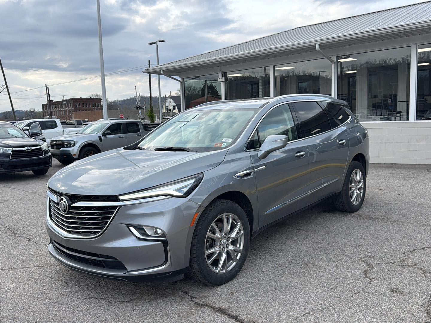 2023 Buick Enclave Essence