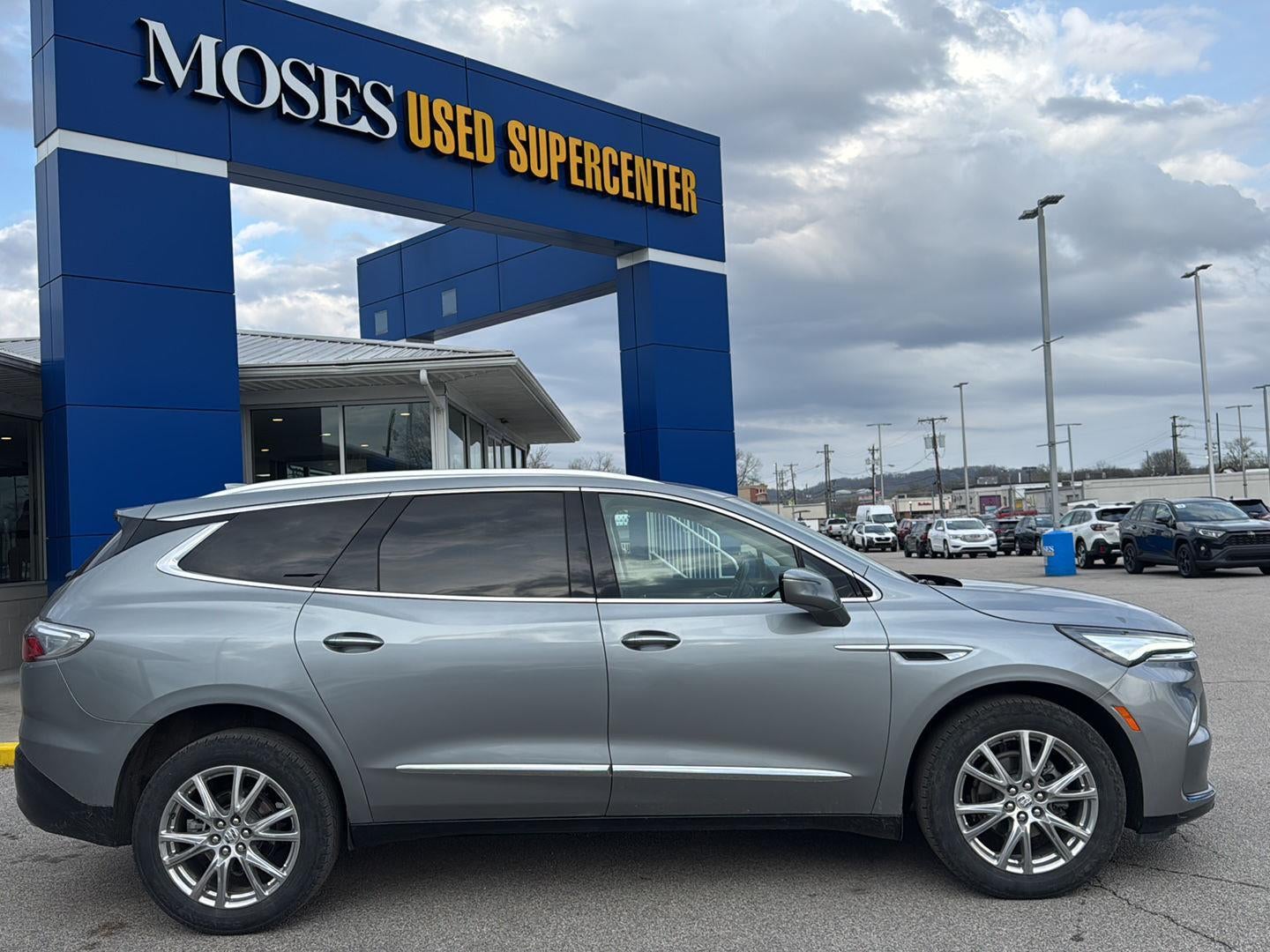 2023 Buick Enclave Essence