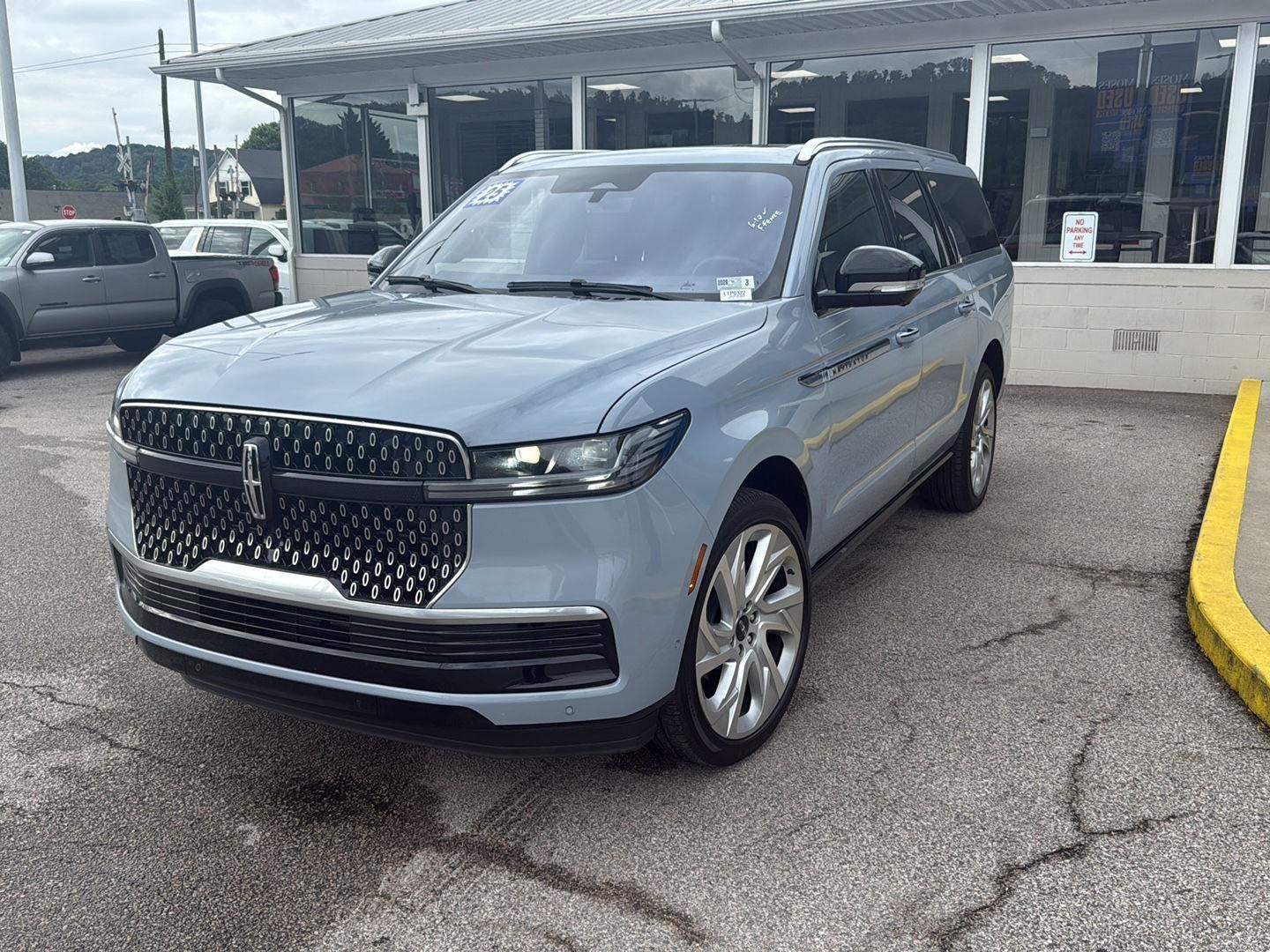 2025 Lincoln NAVIGATOR L RESERVE 4X4
