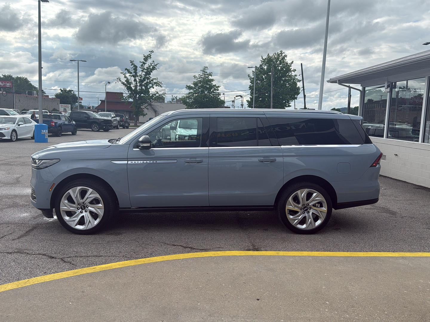 2025 Lincoln NAVIGATOR L RESERVE 4X4