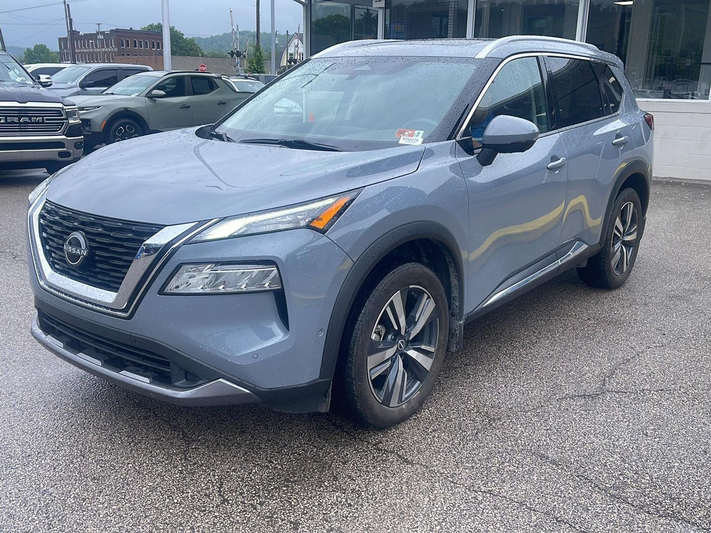 2023 Nissan Rogue SL