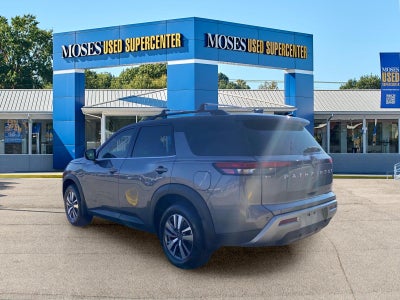 2024 Nissan Pathfinder SL
