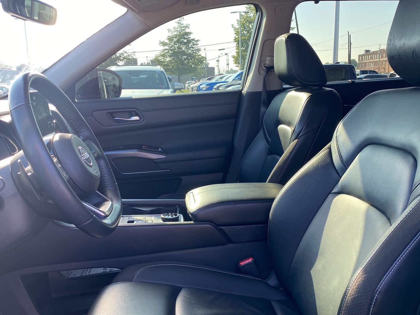 2024 Nissan Pathfinder SL
