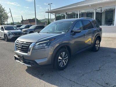 2025 Nissan Pathfinder SL