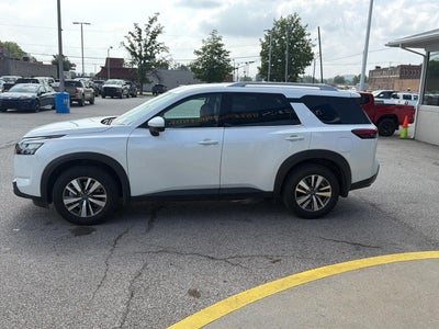 2025 Nissan Pathfinder SL