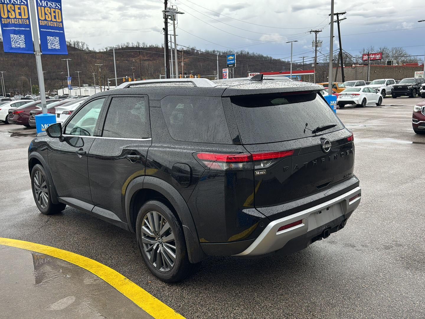 2025 Nissan Pathfinder SL