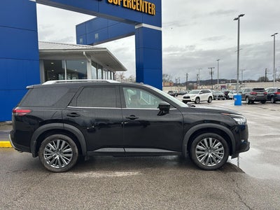 2025 Nissan Pathfinder SL