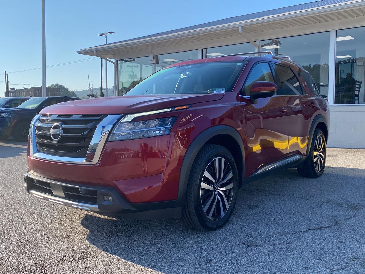 2023 Nissan Pathfinder Platinum