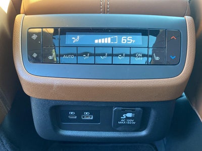 2023 Nissan Pathfinder Platinum