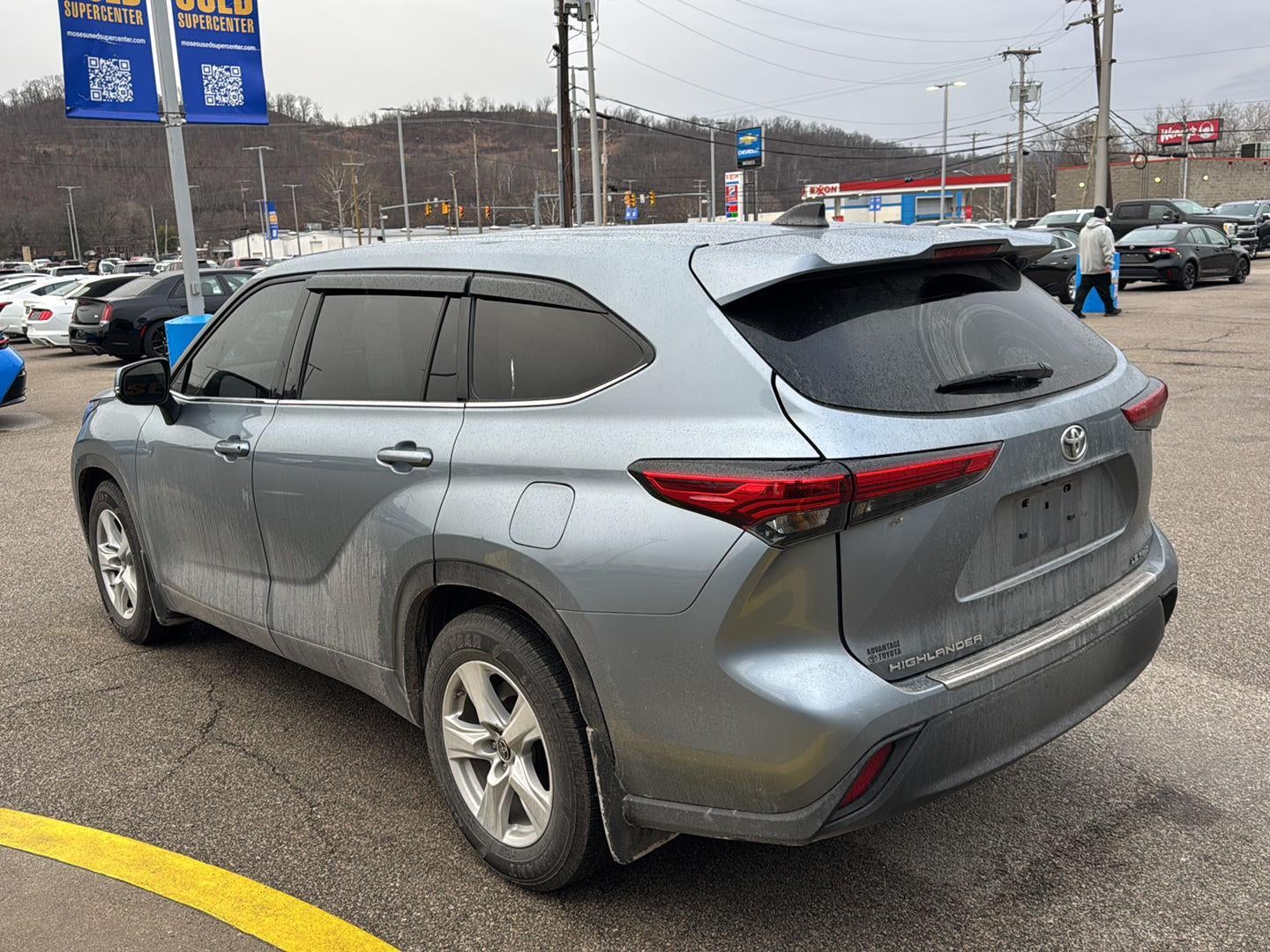 2022 Toyota Highlander LE