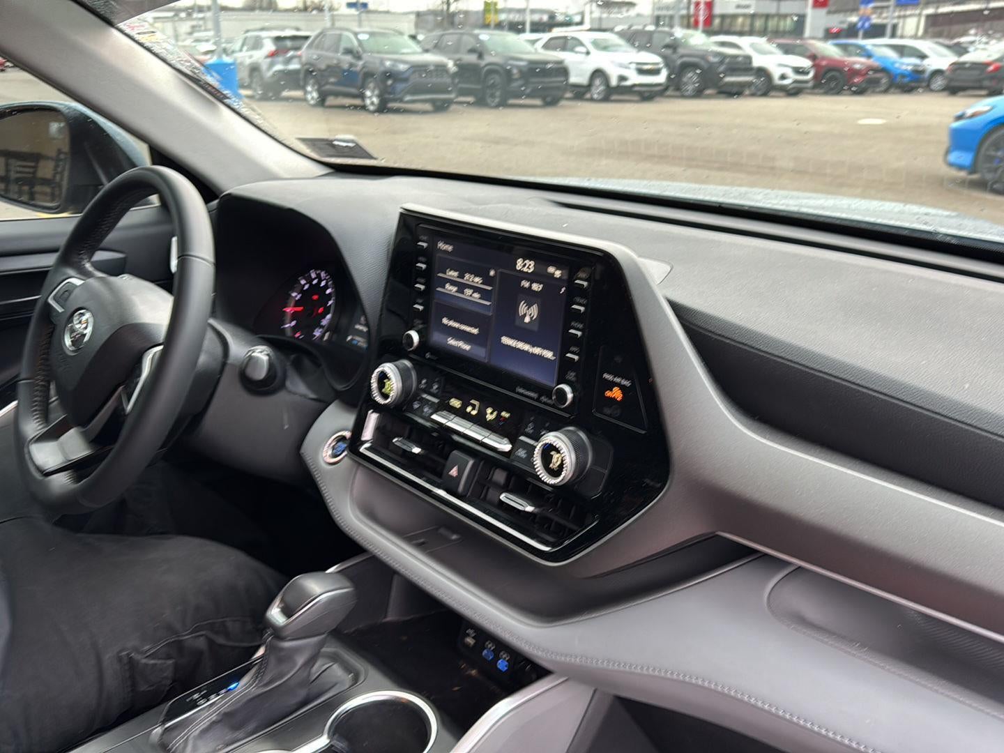 2022 Toyota Highlander LE