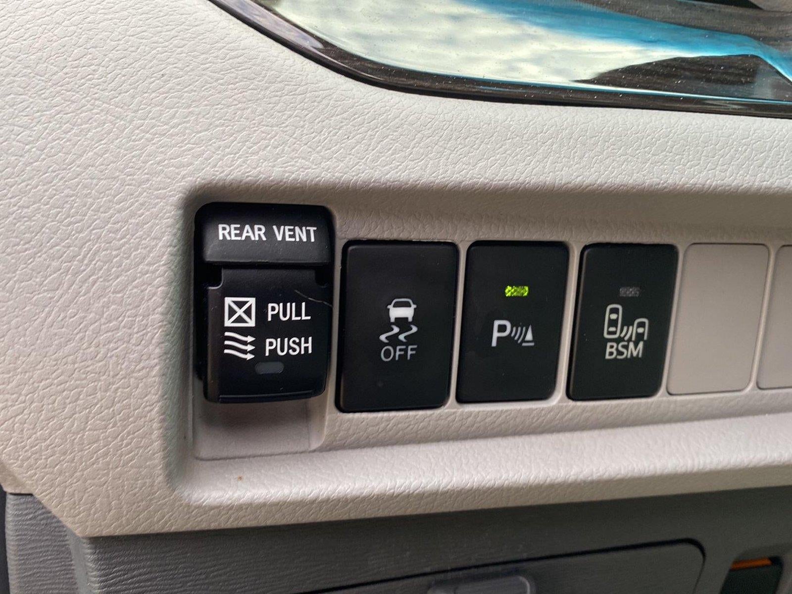 2017 Toyota Sienna XLE Premium 7-Passenger