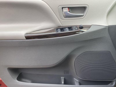 2017 Toyota Sienna XLE Premium 7-Passenger