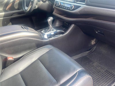 2018 Toyota HIGHLANDER Base