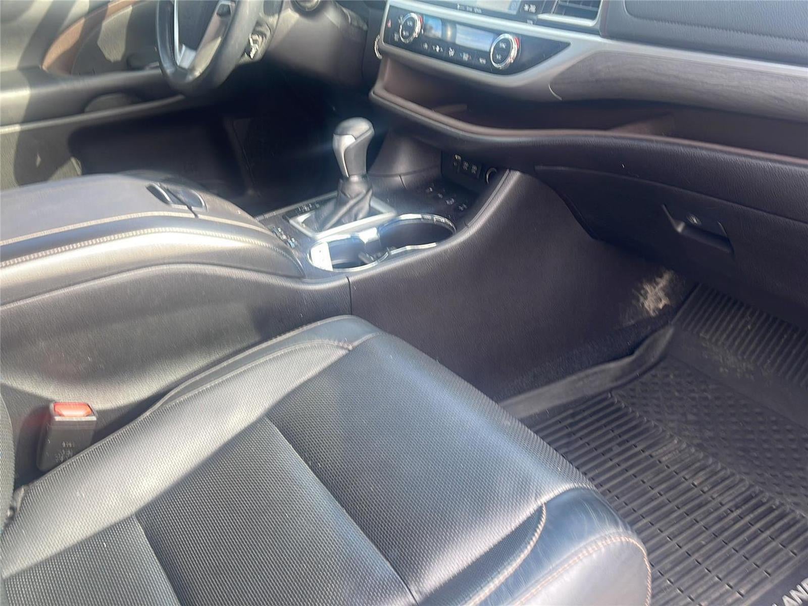 2018 Toyota HIGHLANDER Base