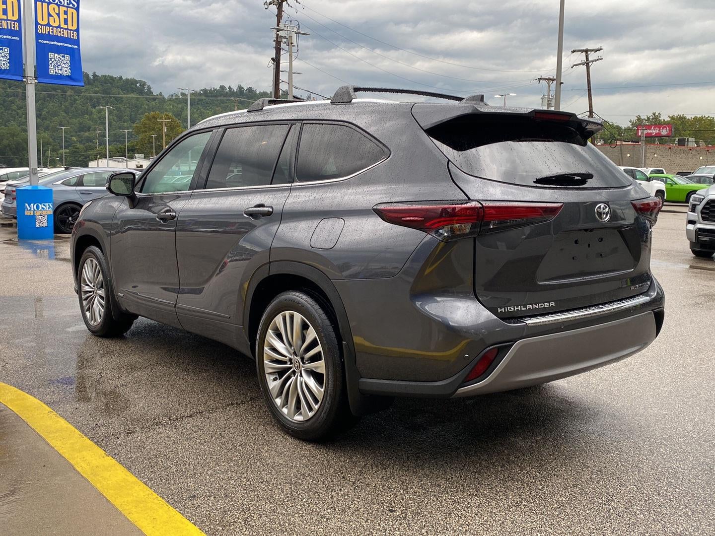 2025 Toyota Highlander Hybrid Platinum