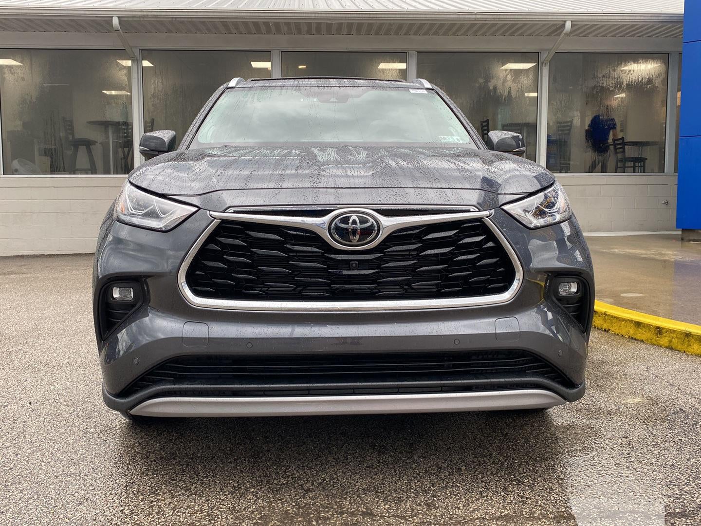 2025 Toyota Highlander Hybrid Platinum