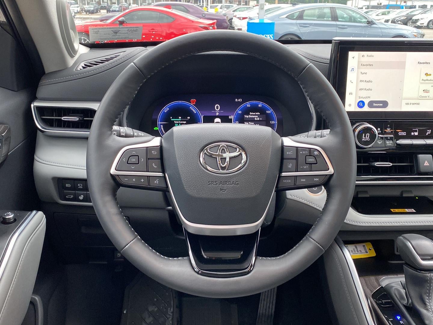2025 Toyota Highlander Hybrid Platinum