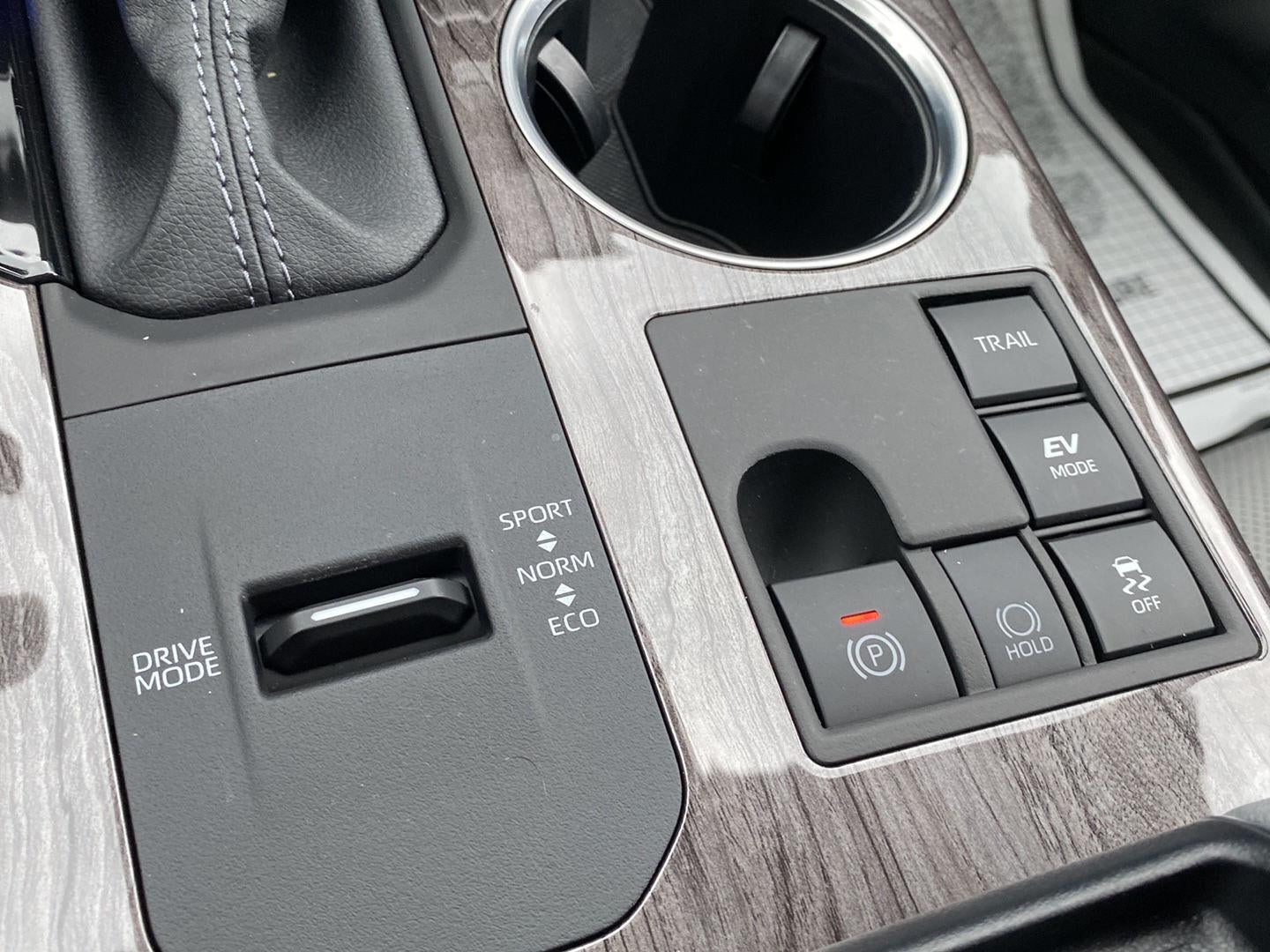 2025 Toyota Highlander Hybrid Platinum