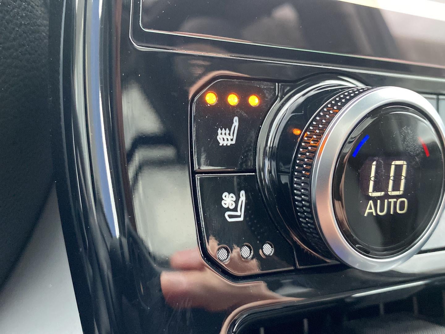 2025 Toyota Highlander Hybrid Platinum