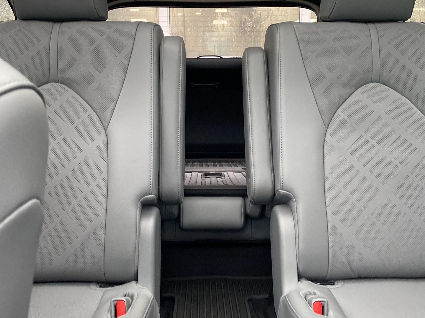 2025 Toyota Highlander Hybrid Platinum