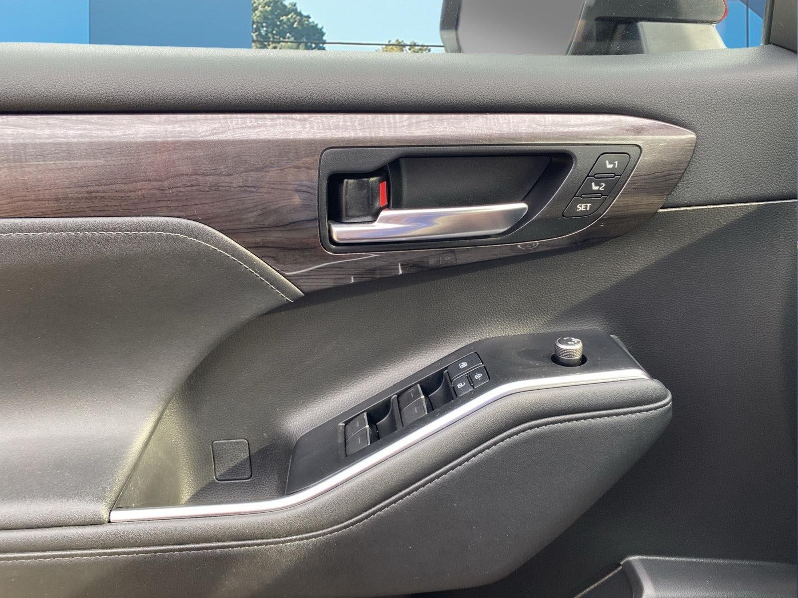 2021 Toyota Highlander Hybrid Platinum
