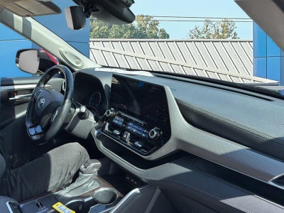 2021 Toyota Highlander Hybrid Platinum