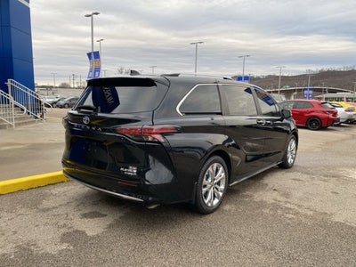 2022 Toyota Sienna Platinum 7 Passenger