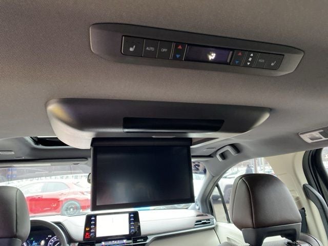 2022 Toyota Sienna Platinum 7 Passenger
