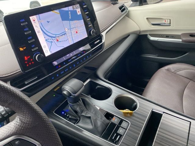 2022 Toyota Sienna Platinum 7 Passenger