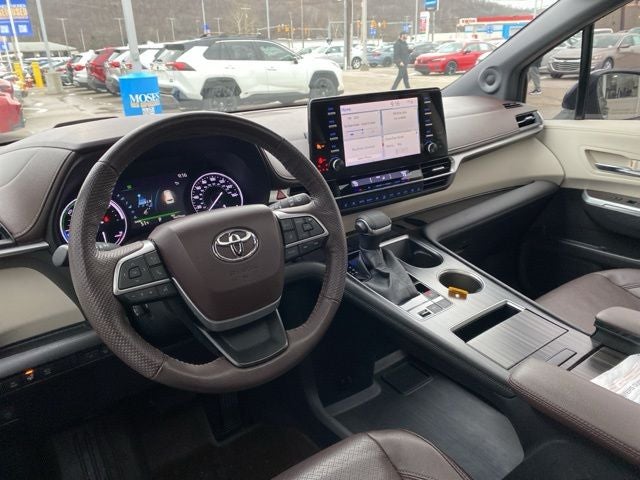 2022 Toyota Sienna Platinum 7 Passenger