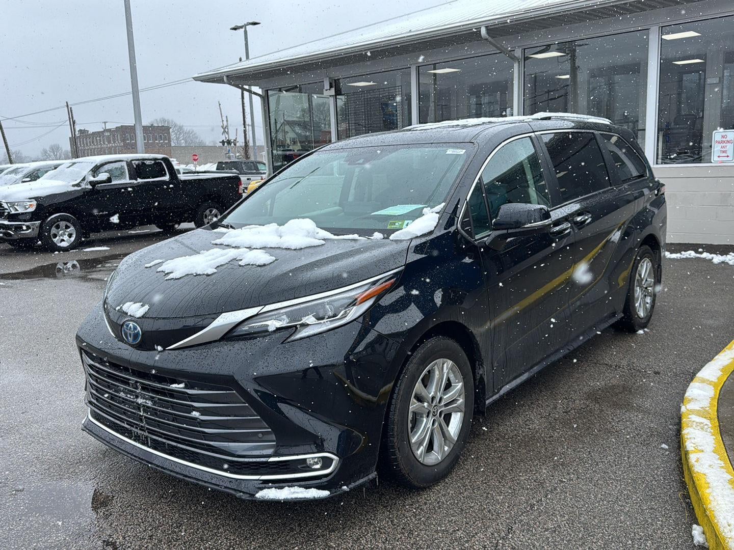 2023 Toyota Sienna Platinum 7-Passenger