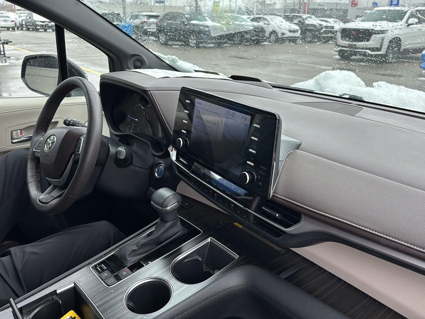 2023 Toyota Sienna Platinum 7-Passenger