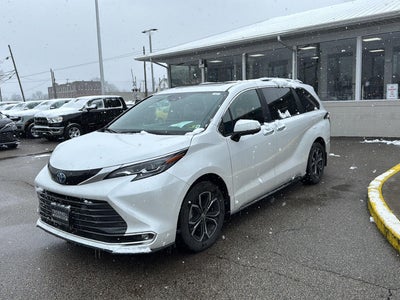 2025 Toyota Sienna Platinum 7-Passenger