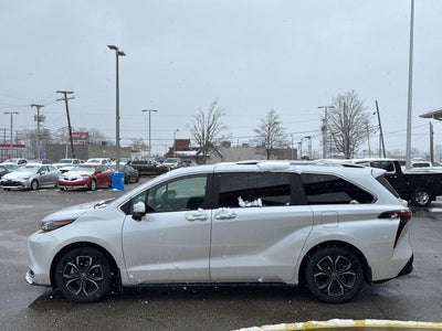 2025 Toyota Sienna Platinum 7-Passenger