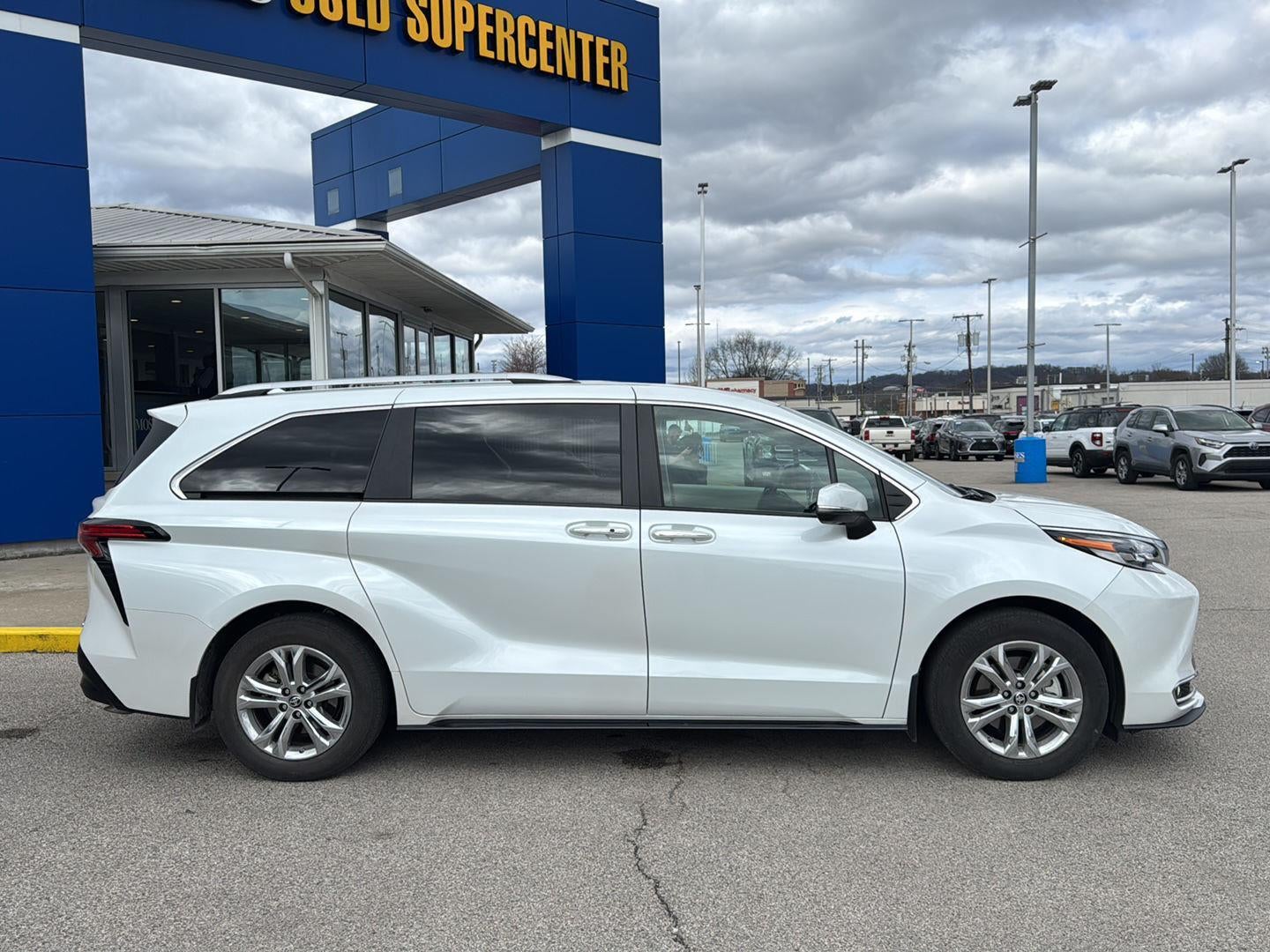 2023 Toyota Sienna Platinum 7-Passenger
